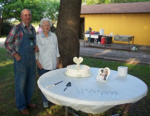 Bob & Louise Grey of Mississippi celebrated their 60th wedding anniversary at the Annetta Valley & Western Railroad Spring 2008 meet.