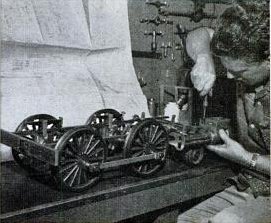 Assembling running gear of "American" type engine.