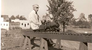 Carl Purinton with his 2-6-0 "Red Hen" with British lines. Photo taken by Don Hills at the original NELS track in Danvers, 1946.